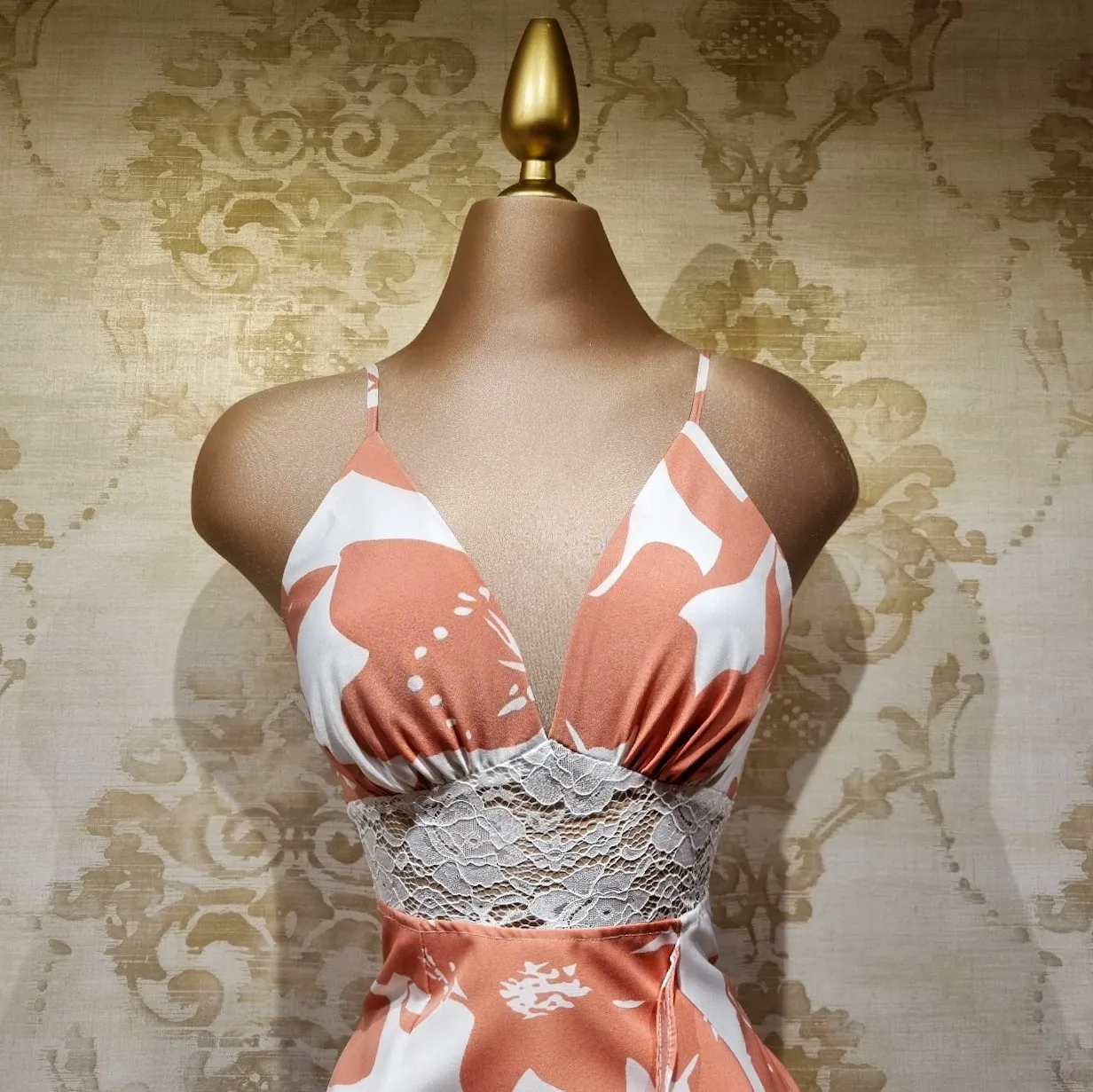 Vestido Beige con Melon Largo Estampado Flores