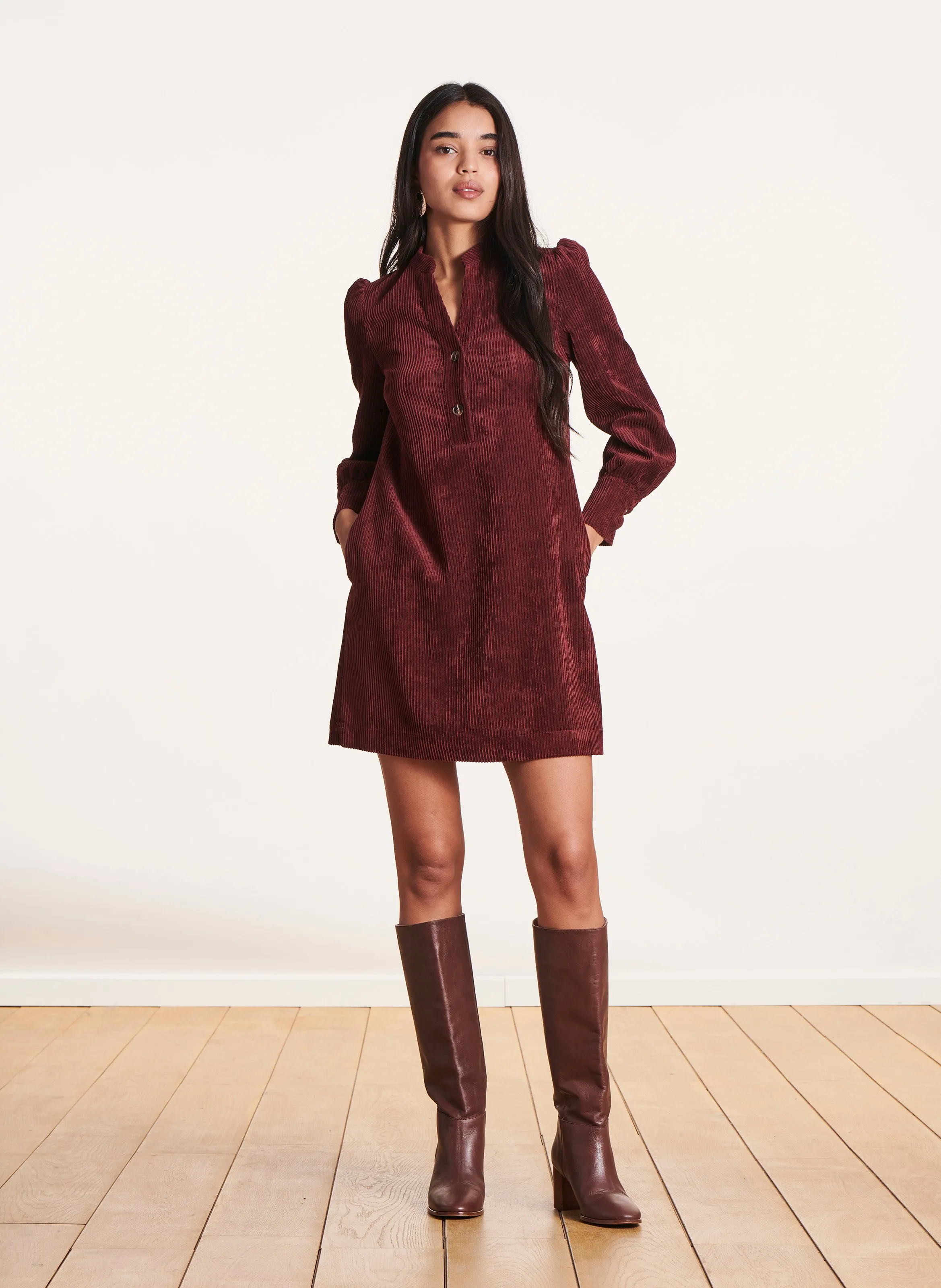 Vestido corto de pana en marron