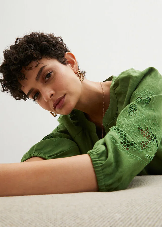 Vestido de lino con bordado calado verde cactus