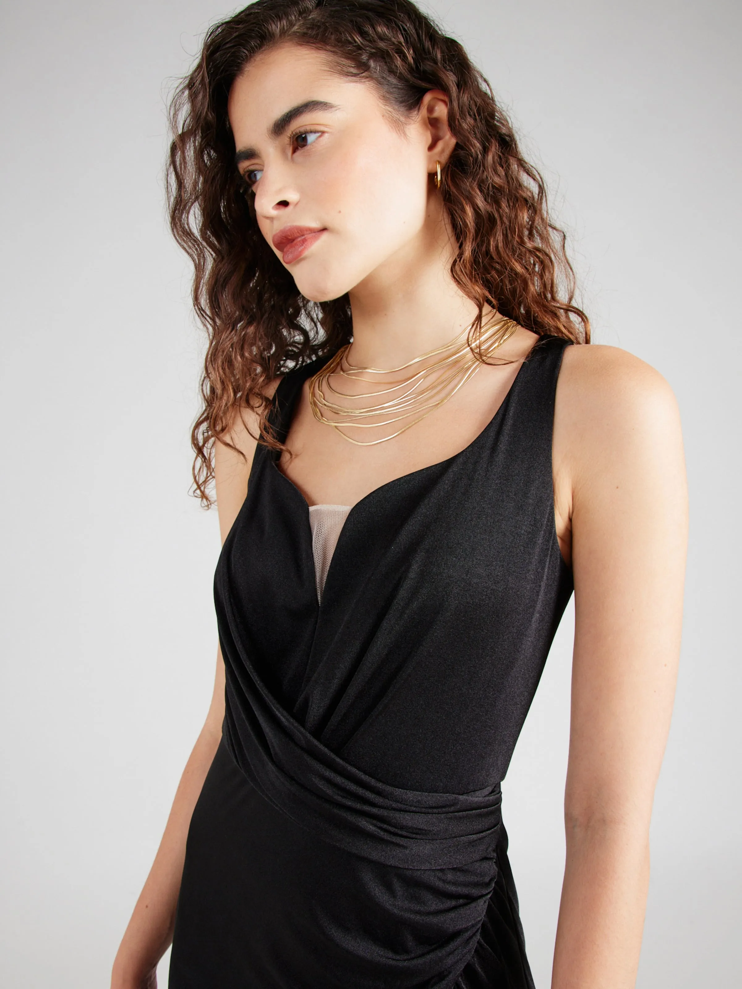 Vestido de noche Adrianna Papell en Negro