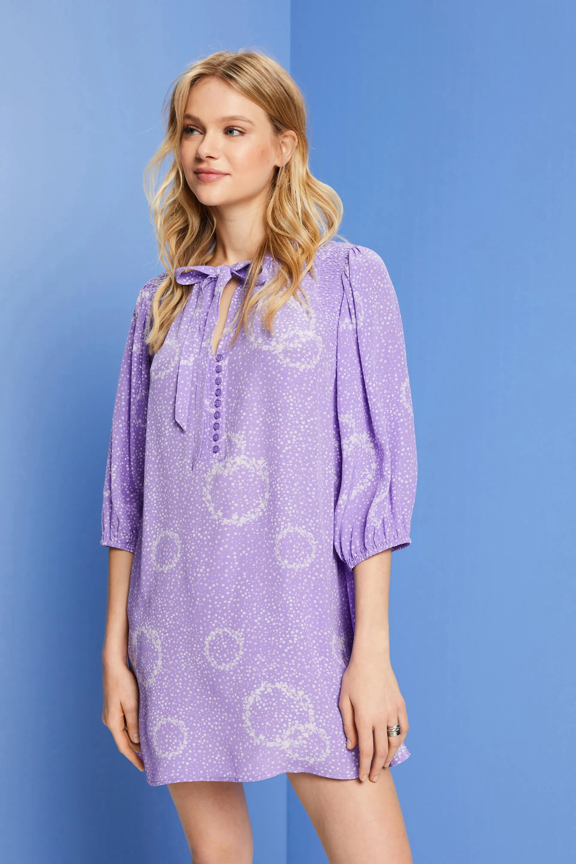 Vestido de tubo estampado con detalle anudado