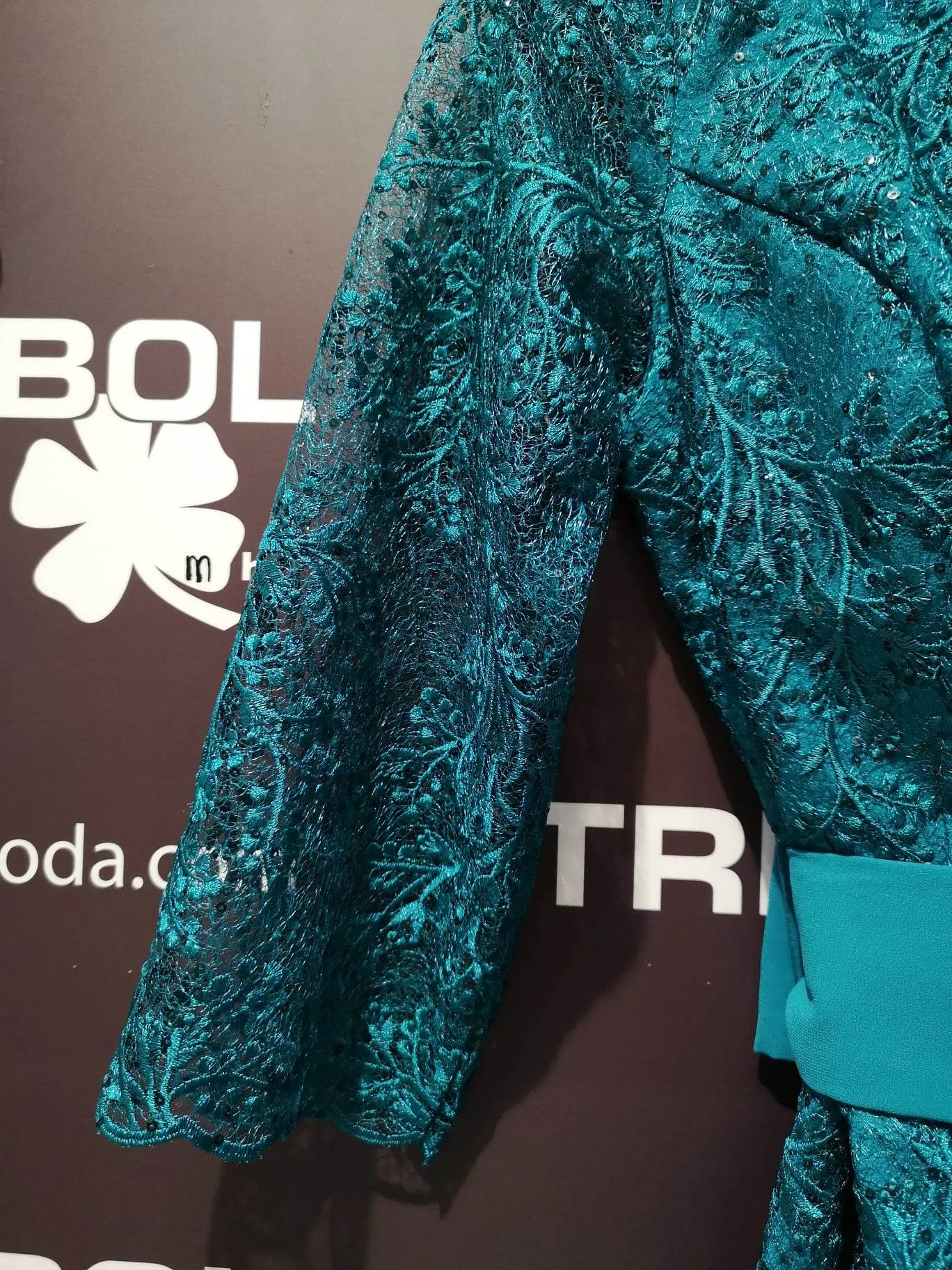 Vestido largo de guipur
