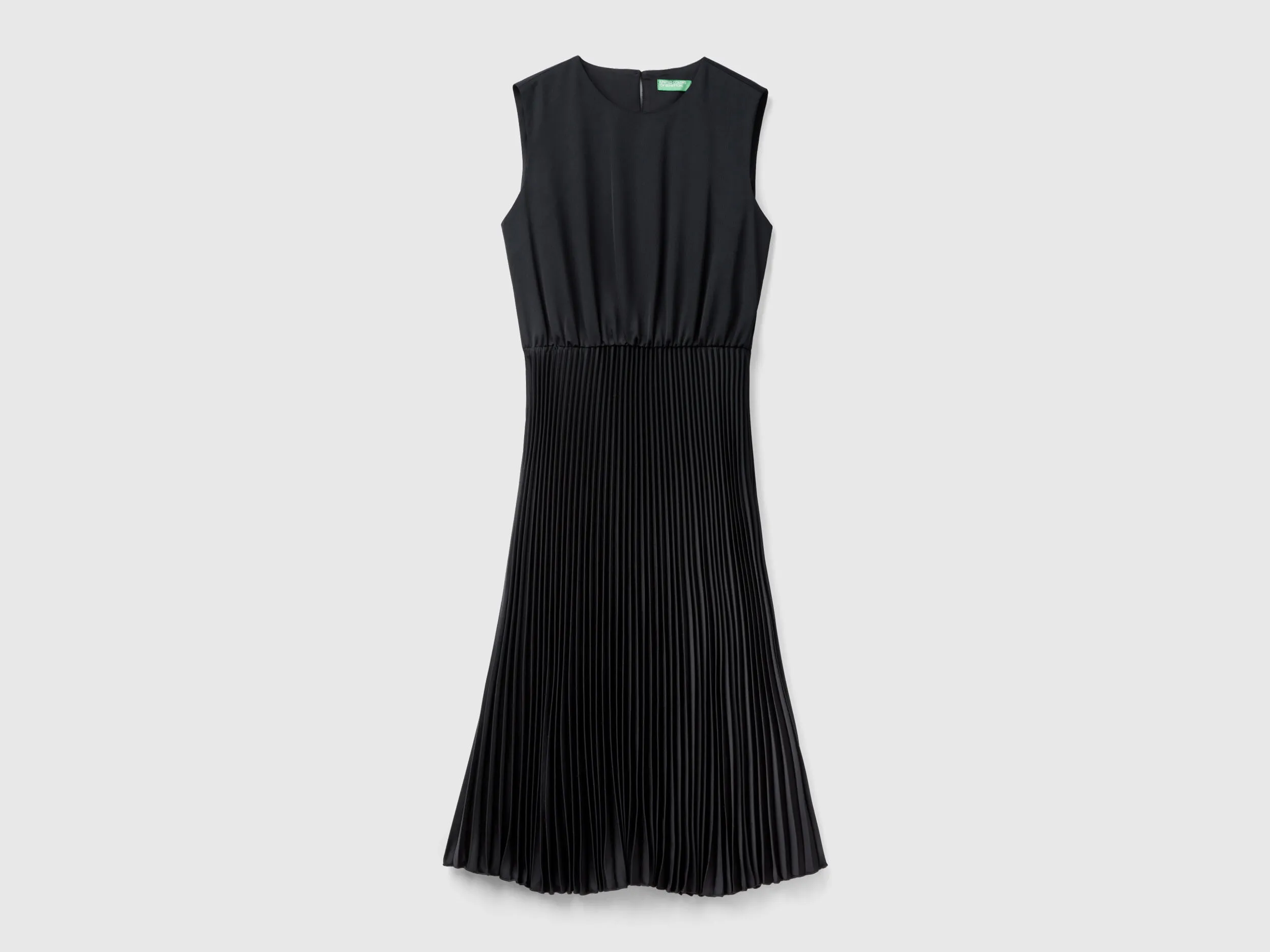Vestido midi con falda plisada