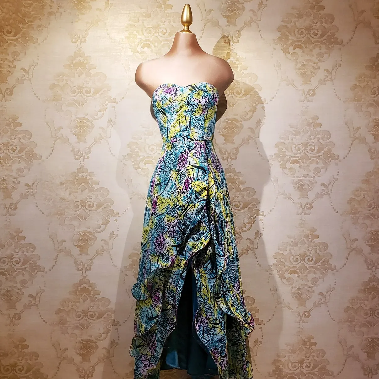 Vestido Verde Jade Largo con Estampado Flores