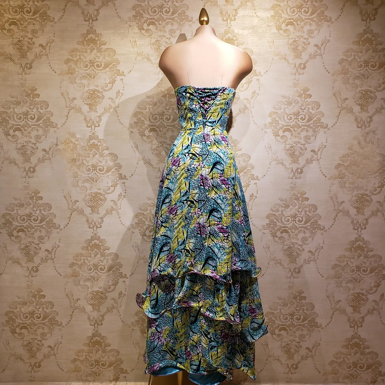 Vestido Verde Jade Largo con Estampado Flores