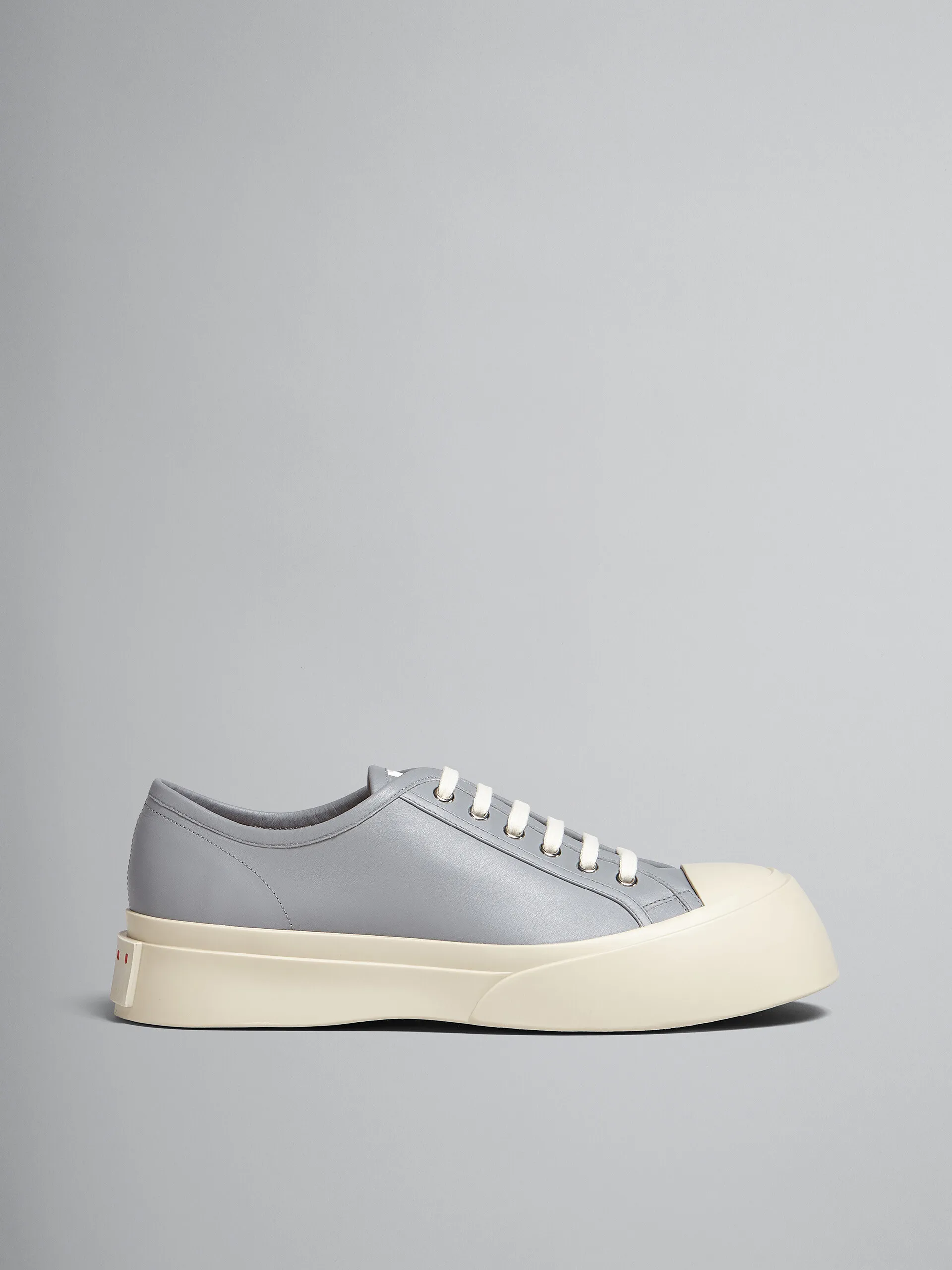 Zapatillas PABLO de napa gris
