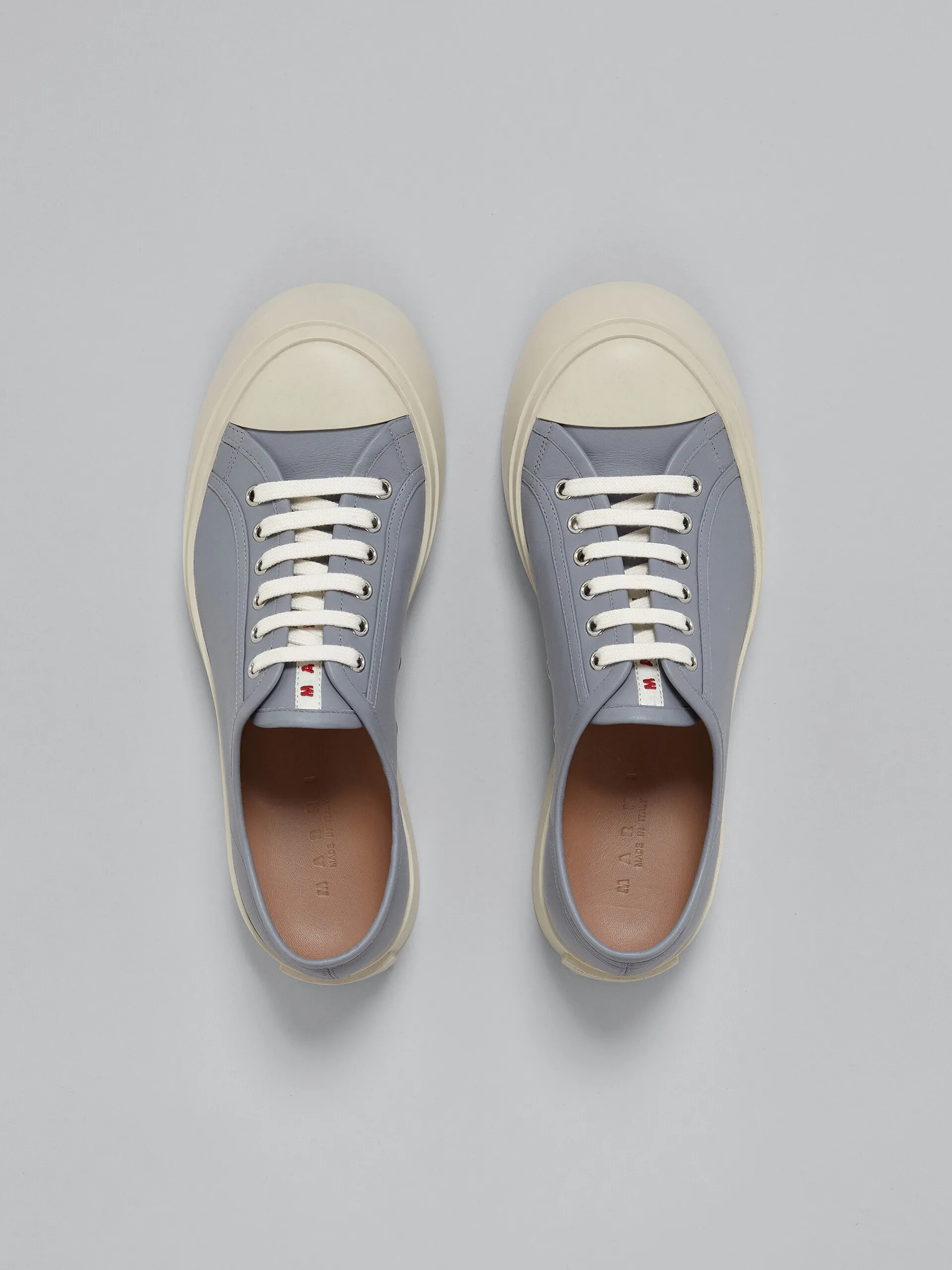 Zapatillas PABLO de napa gris