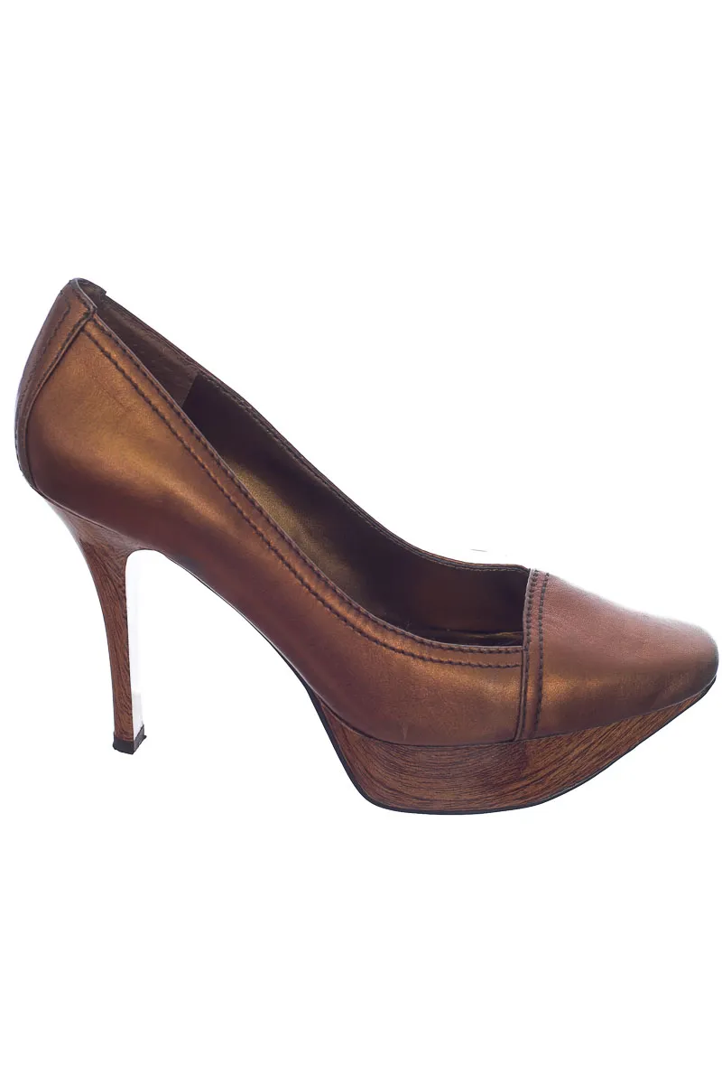 ZAPATOS COLOR DORADO  NINE WEST