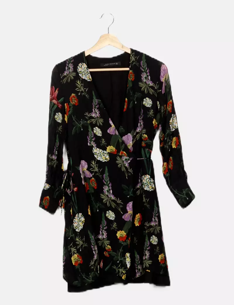 Zara Kimono negro estampado floral multicolor